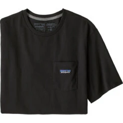 Patagonia Men's P-6 Label Pocket Responsibili-Tee -Men Sportswear Store WBS21 37406 BLK d147bd13 aef2 4bbc b227 d18576435ee6